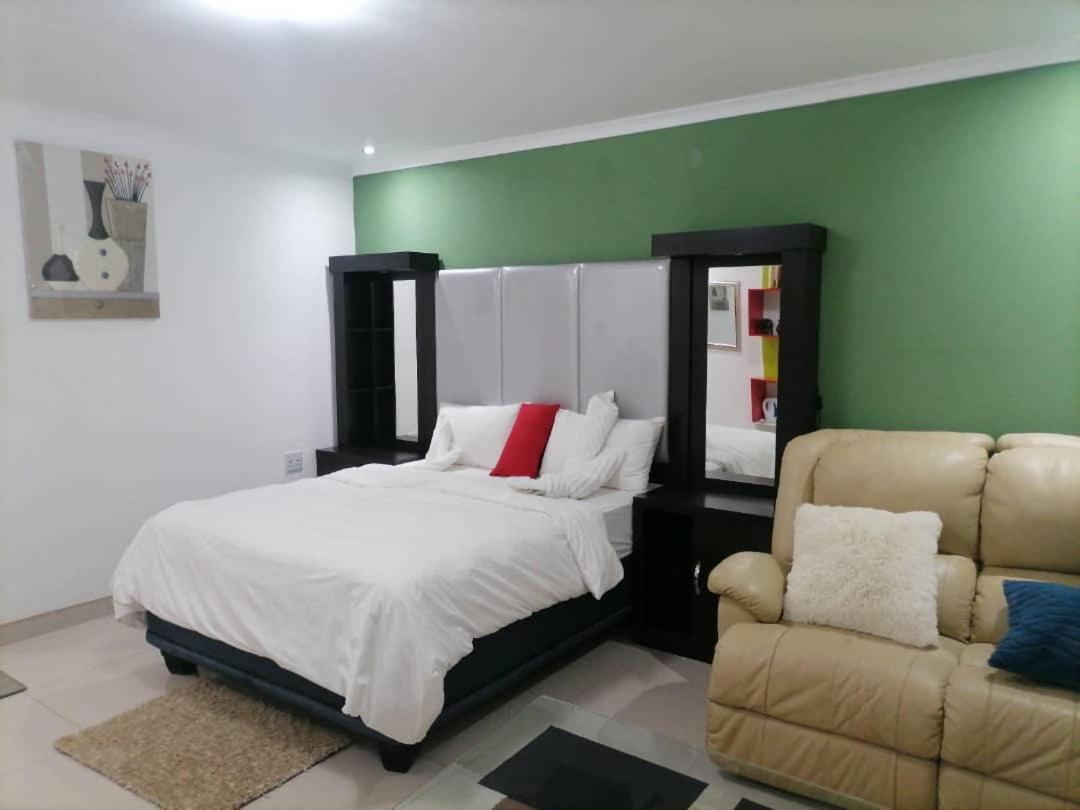 Royal Guesthouse Opuwo Esterno foto